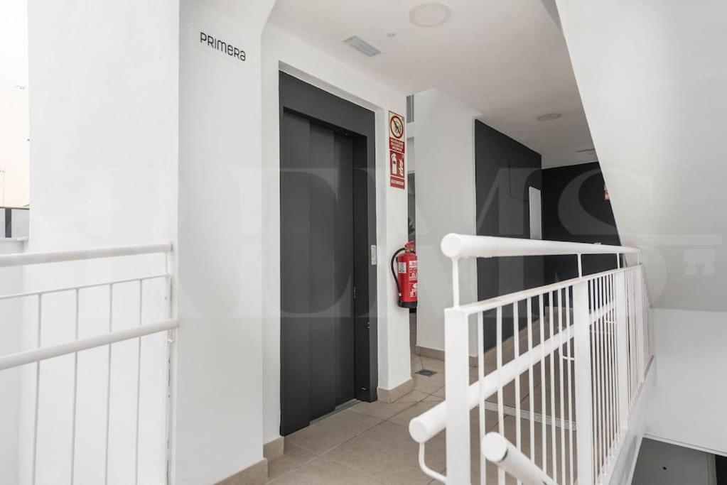 Modern Apartment With Patio & Parking By Rems 马拉加 外观 照片